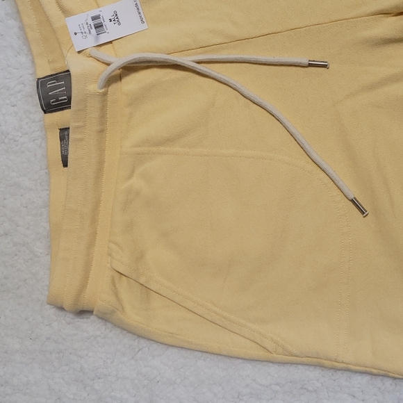 2 for $25 NWT Gap Tall Medium Shorts - Picture 3 of 9